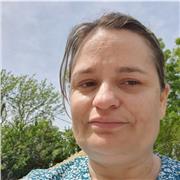 Aide aux devoirs pour des enfants en école élémentaire